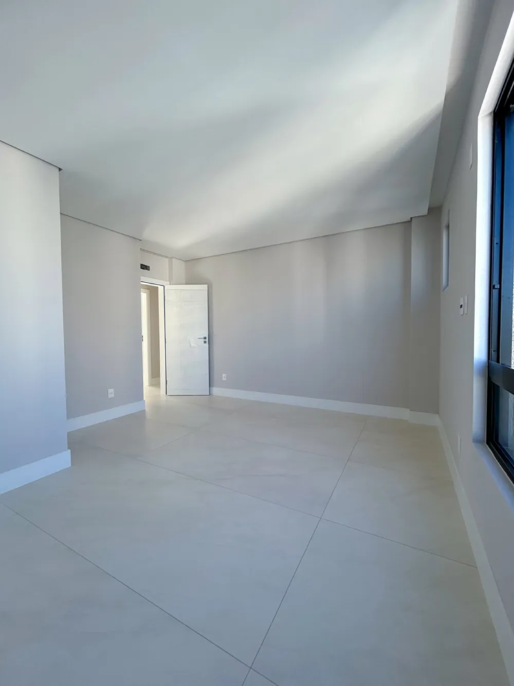 Apto. Cobertura para reserva no bairro Pioneiros em Balneário Camboriú