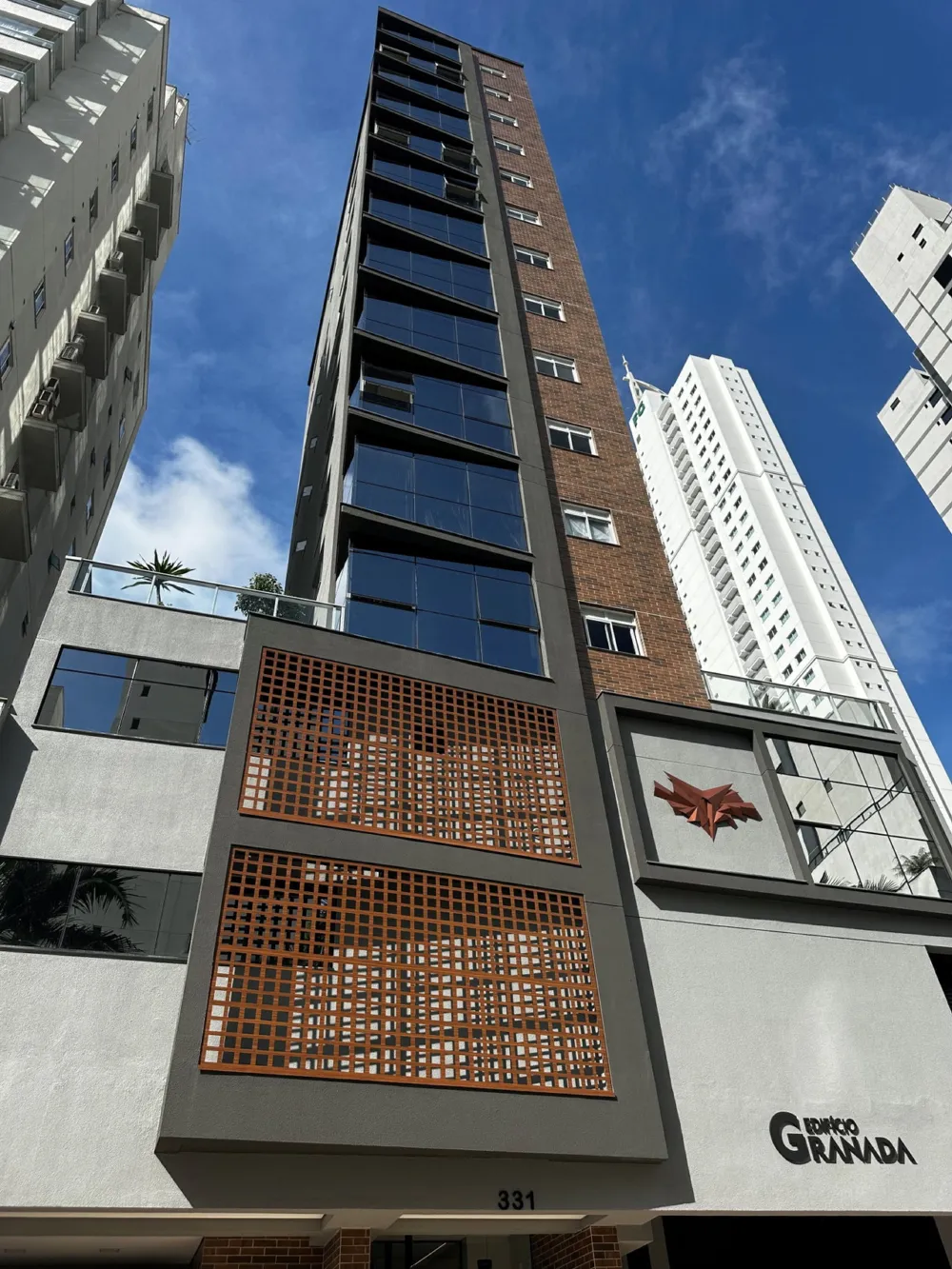 Apto. Decorado para venda no bairro Centro em Balneário Camboriú