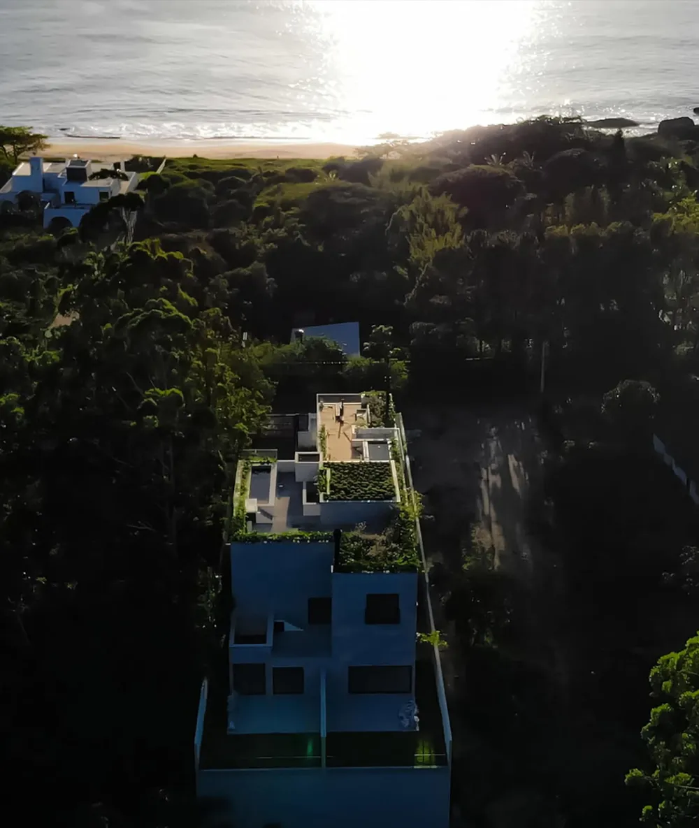 Apartamento 3 quartos para reserva no bairro Praia do Estaleiro em Balneário Camboriú