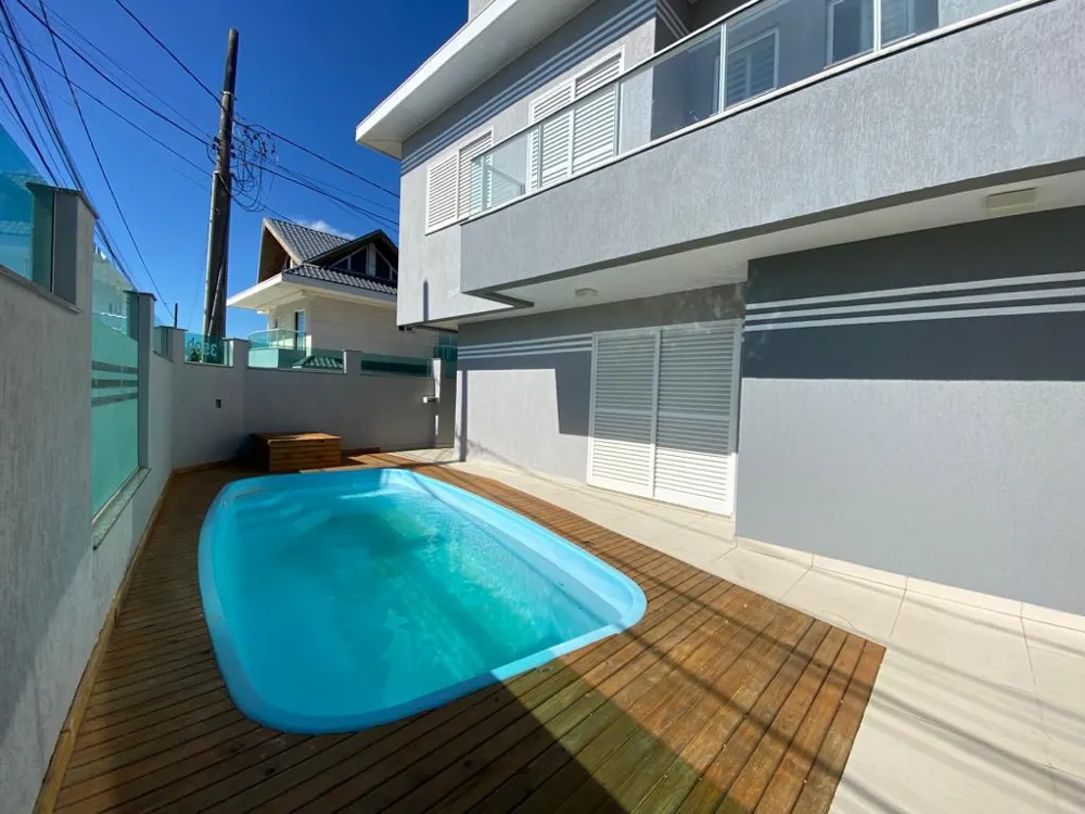 Casa para venda no bairro Meia Praia em Navegantes