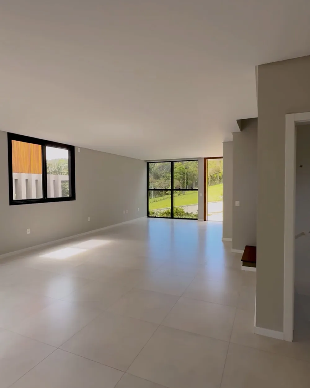 Casa para venda no bairro Praia de Taquaras em Balneário Camboriú