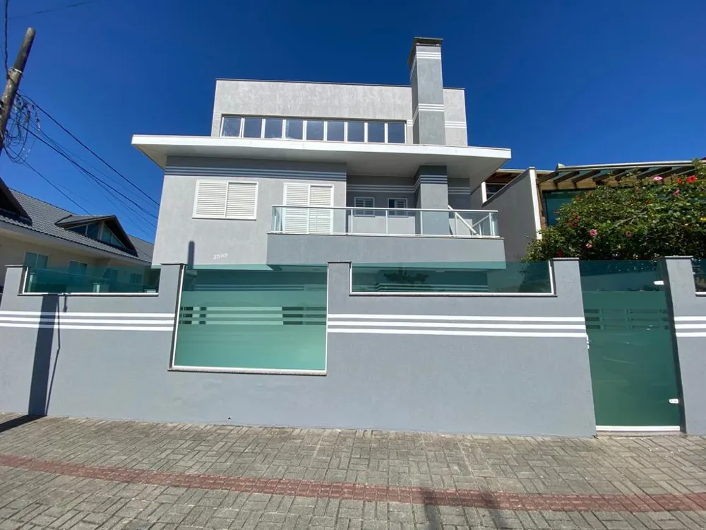 Casa para venda no bairro Meia Praia em Navegantes