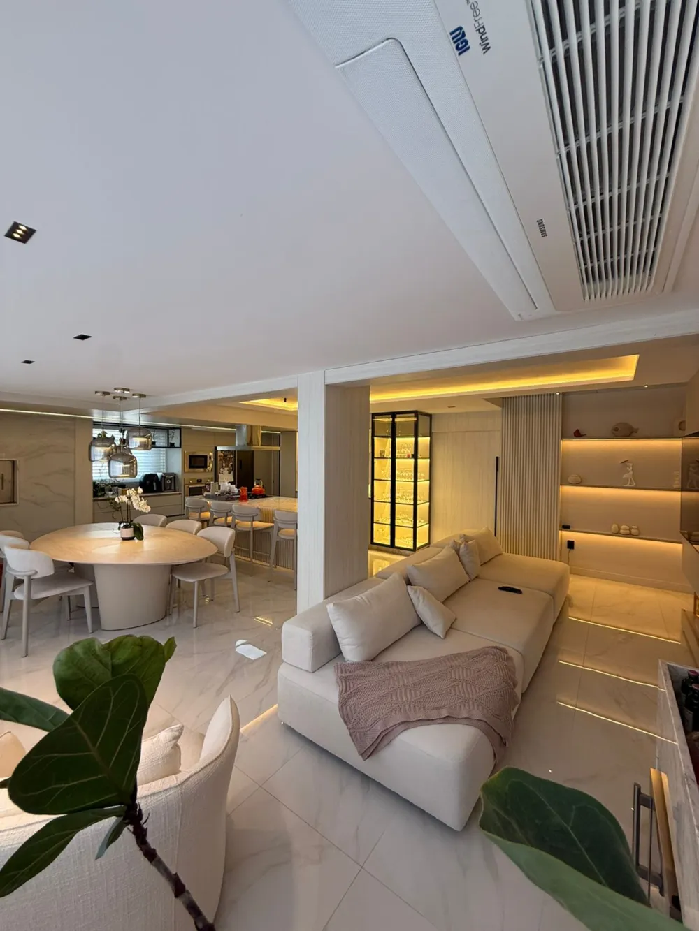 Apartamento para venda no bairro Centro em Balneário Camboriú