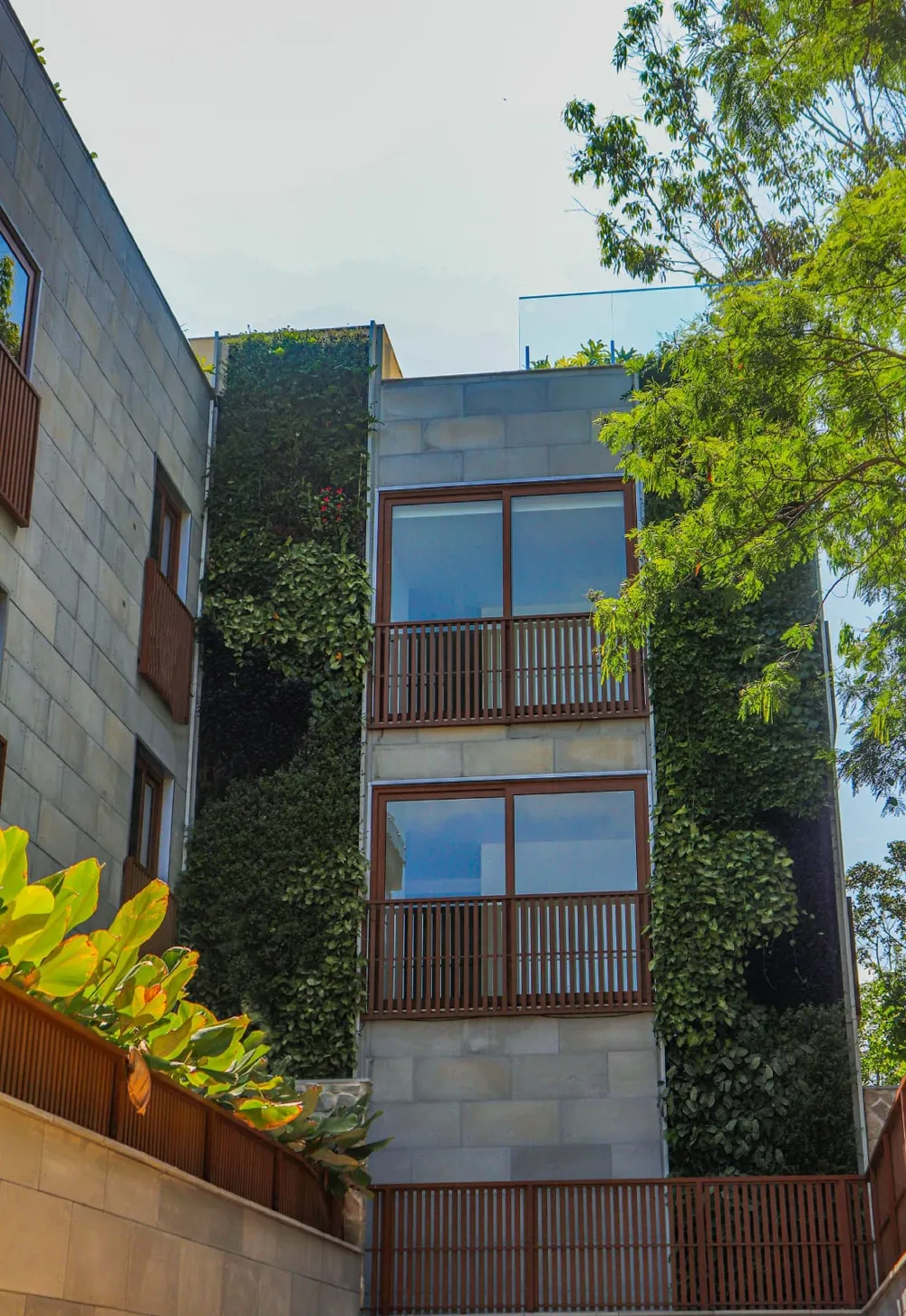 Apartamento 3 quartos para reserva no bairro Praia do Estaleiro em Balneário Camboriú