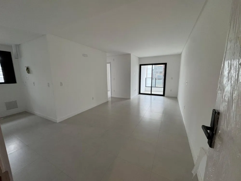 Apartamento para venda  uma Suite + Um Dormitório Duas Vagas Privativas.  