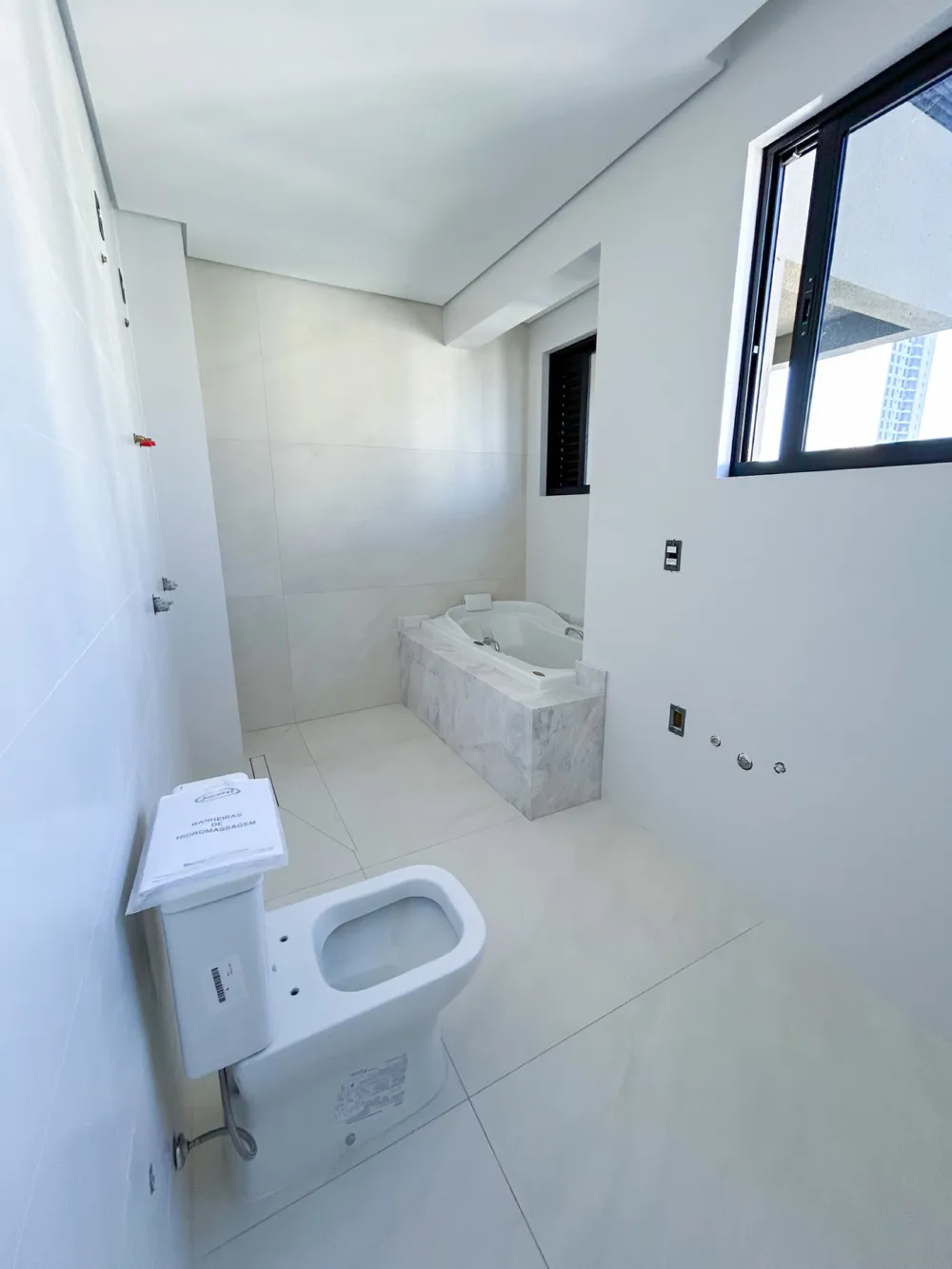 Apto. Cobertura para reserva no bairro Pioneiros em Balneário Camboriú