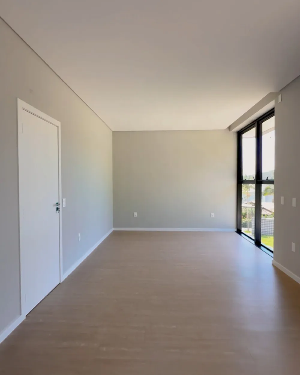 Casa para venda no bairro Praia de Taquaras em Balneário Camboriú