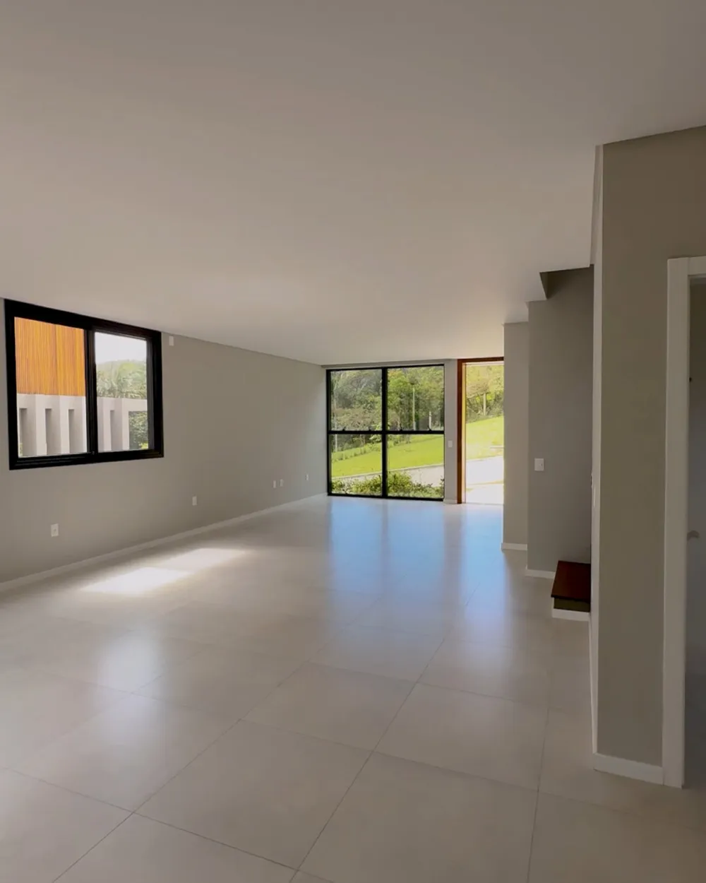 Casa para venda no bairro Praia de Taquaras em Balneário Camboriú
