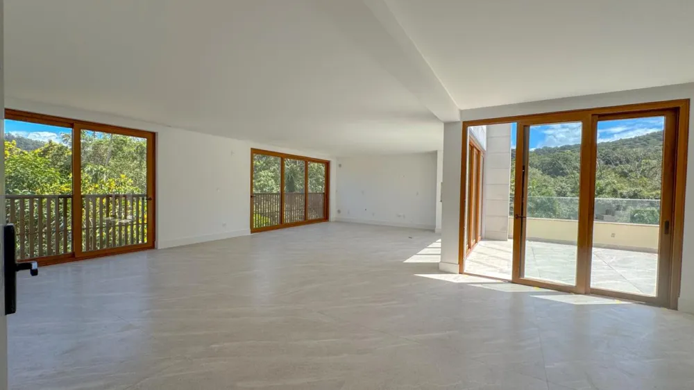 Apartamento 3 quartos para reserva no bairro Praia do Estaleiro em Balneário Camboriú