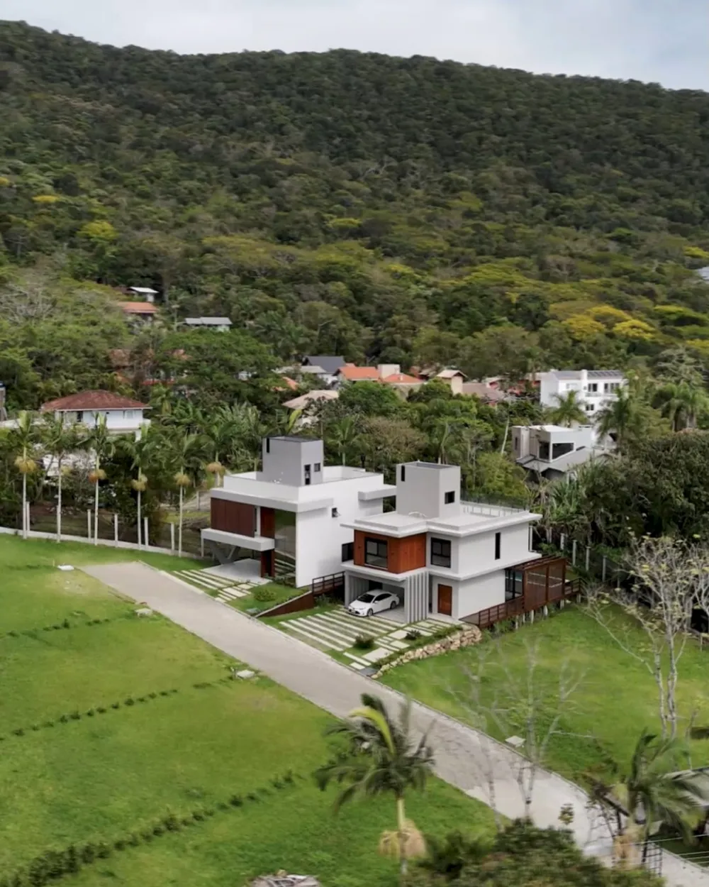 Casa para venda no bairro Praia de Taquaras em Balneário Camboriú