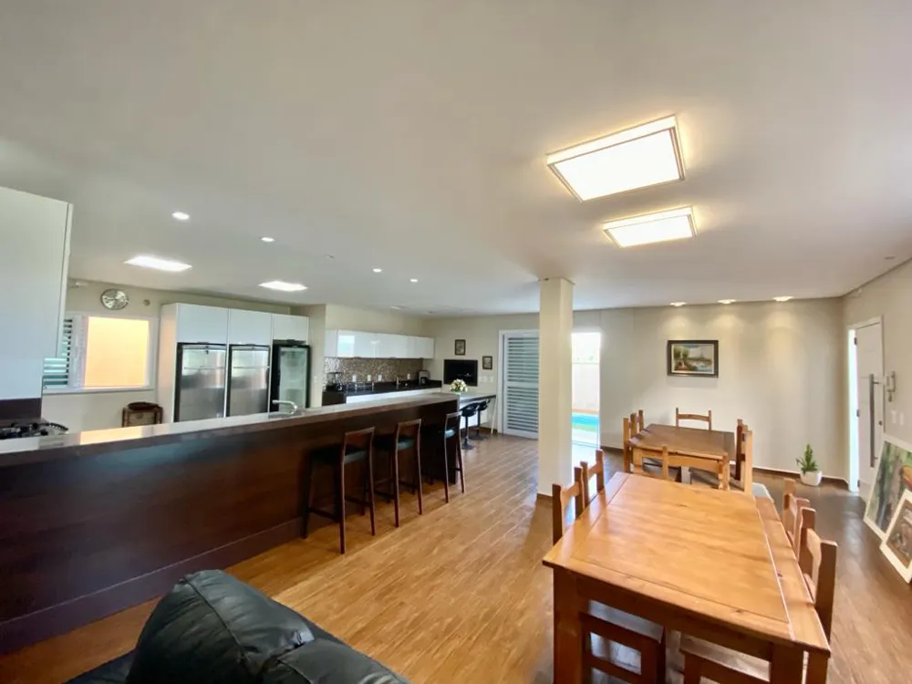 Casa para venda no bairro Meia Praia em Navegantes