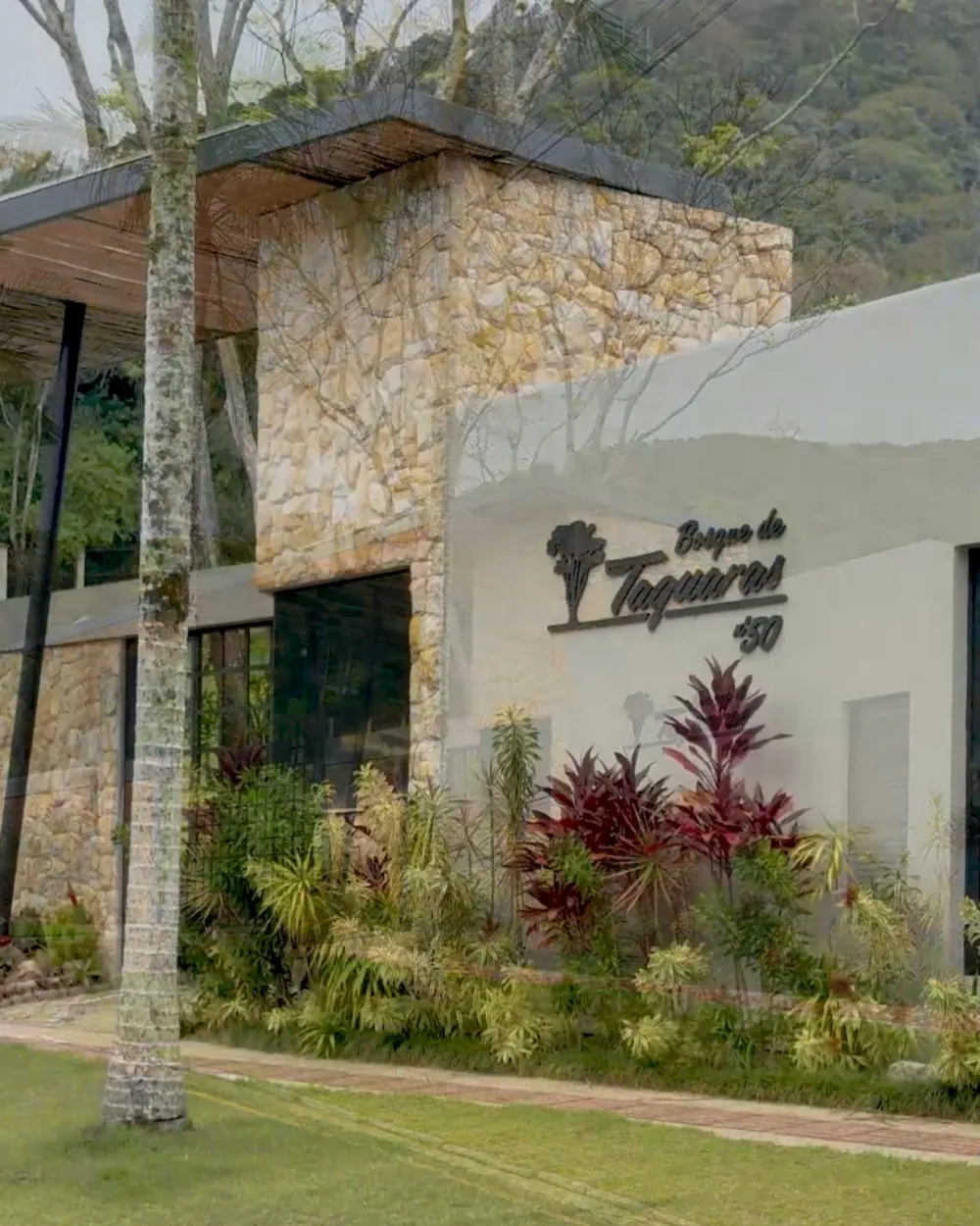 Casa para venda no bairro Praia de Taquaras em Balneário Camboriú