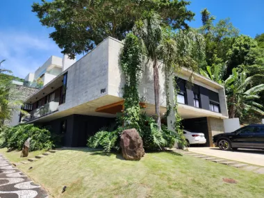 Casa 4 quartos para venda no bairro Barra em Balneário Camboriú