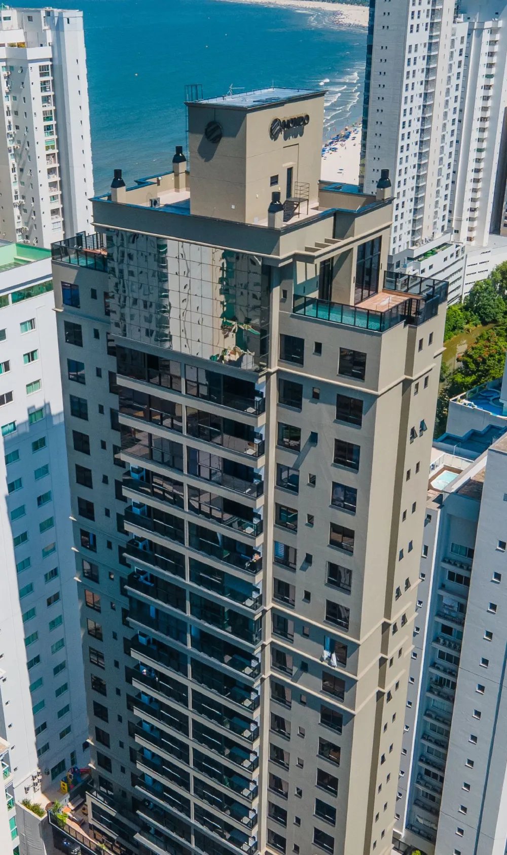 Apto. Cobertura para reserva no bairro Pioneiros em Balneário Camboriú