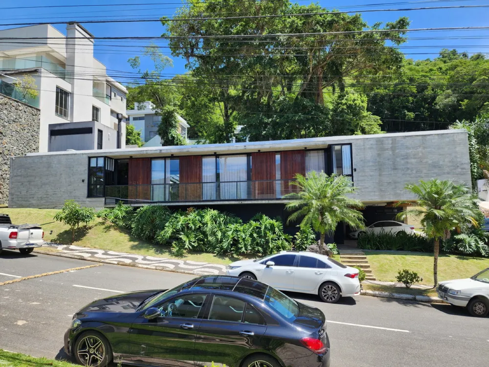 Casa 4 quartos para venda no bairro Barra em Balneário Camboriú