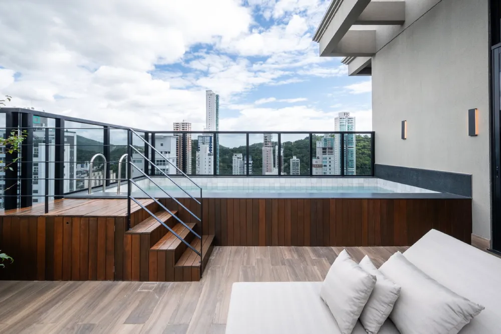 Apto. Cobertura para reserva no bairro Pioneiros em Balneário Camboriú