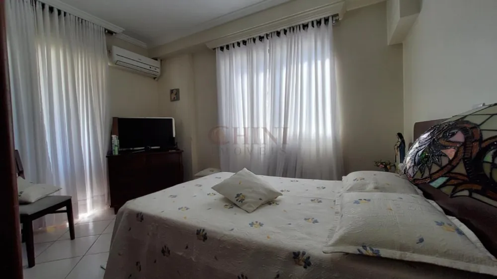 APARTAMENTO TRES DOMITORIOS NO CENTRO 