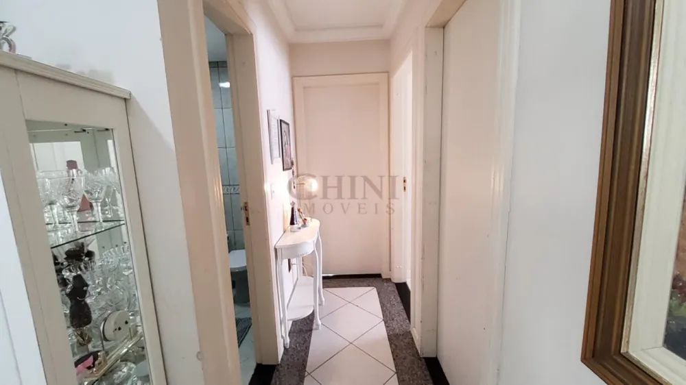 APARTAMENTO TRES DOMITORIOS NO CENTRO 