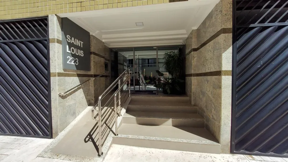 APARTAMENTO TRES DOMITORIOS NO CENTRO 