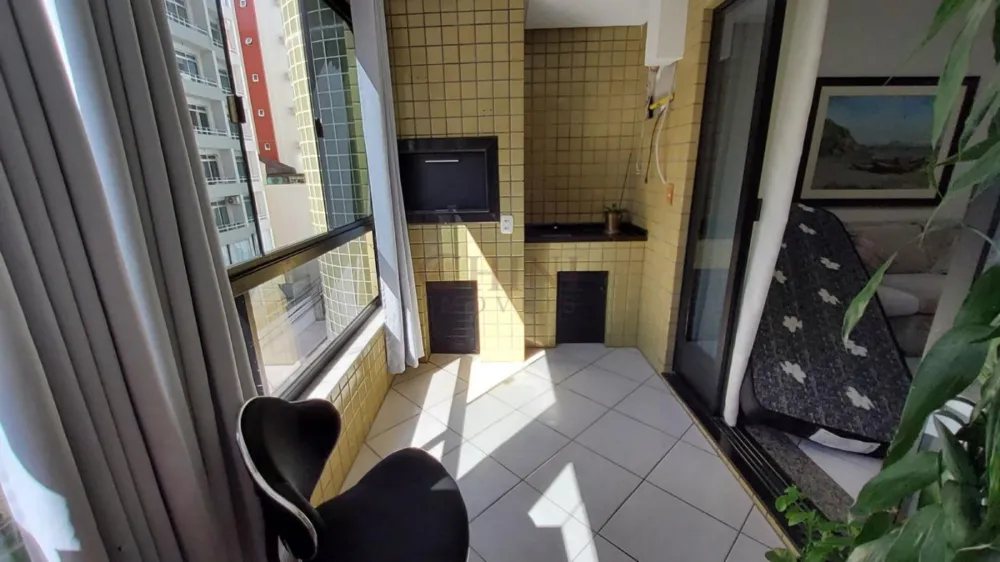 APARTAMENTO TRES DOMITORIOS NO CENTRO 