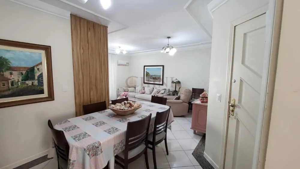 APARTAMENTO TRES DOMITORIOS NO CENTRO 