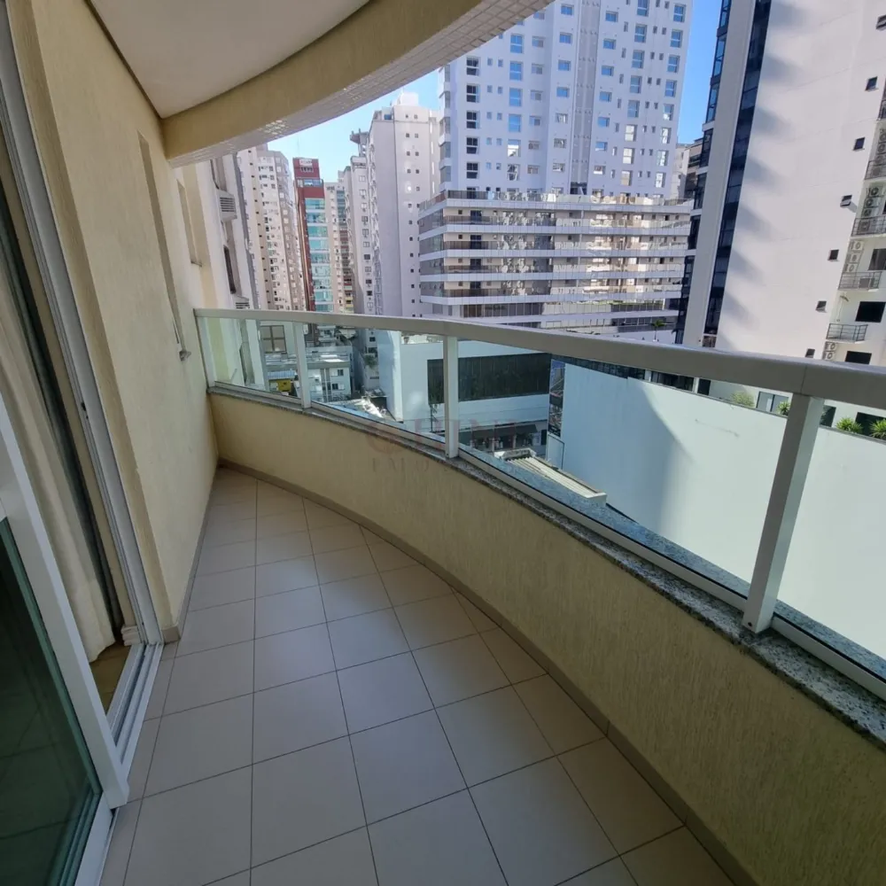 APARTAMENTO A VENDA NO CENTRO DE BALNEARIO CAMBORIU 
