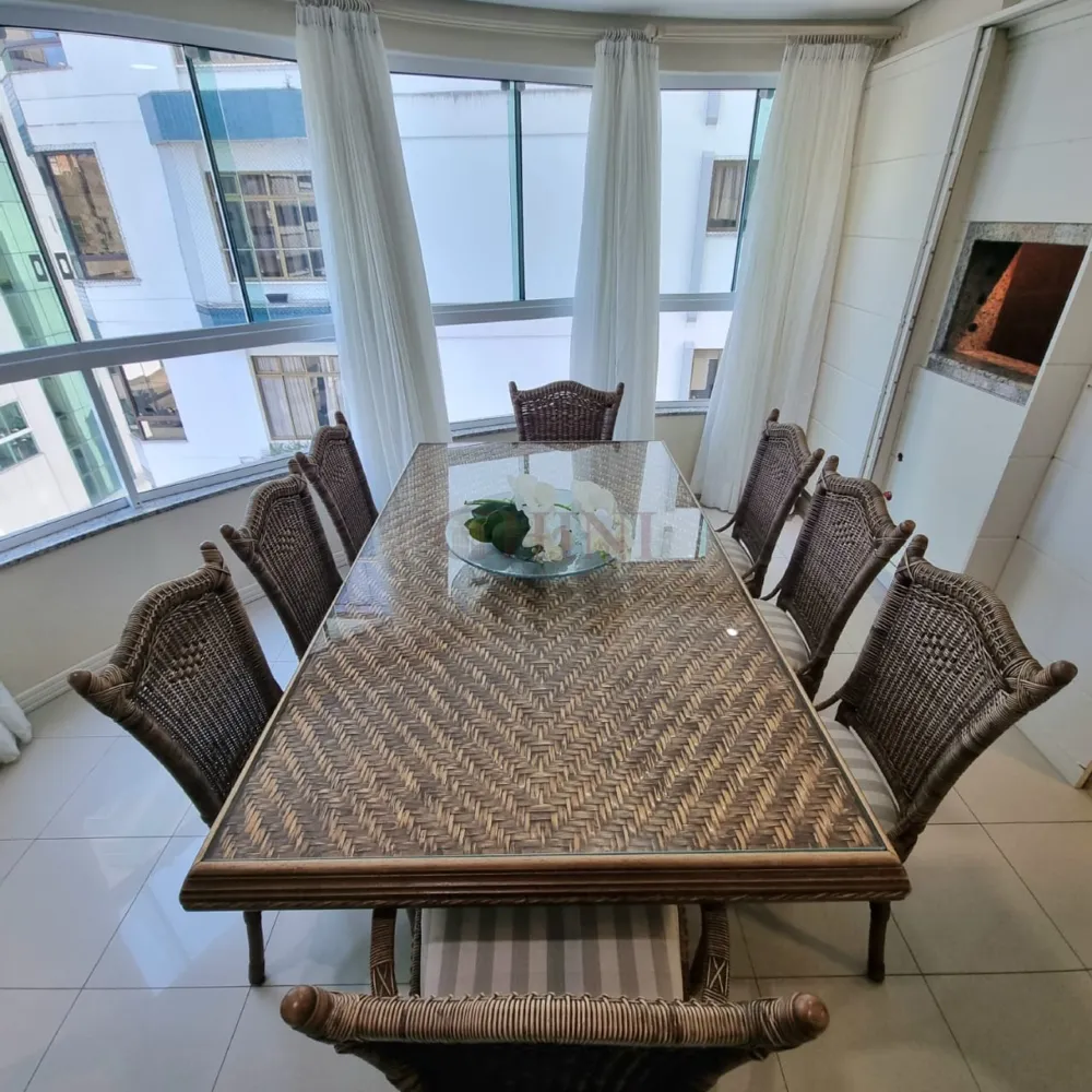 APARTAMENTO A VENDA NO CENTRO DE BALNEARIO CAMBORIU 