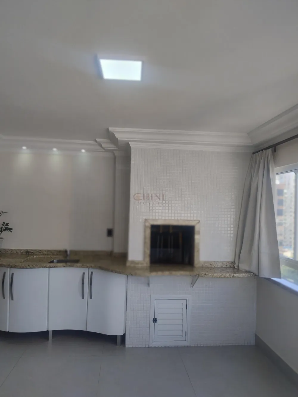 Apartamento 2 quartos para Locação Anual no bairro Centro em Balneário Camboriú