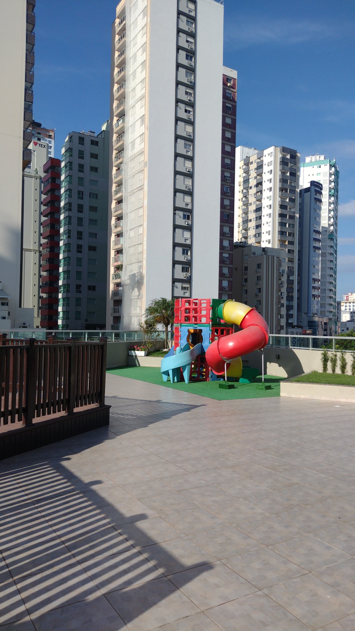 APARTAMENTO A VENDA ED. CAMBORIU PLAZA  3 DORMITORIOS 