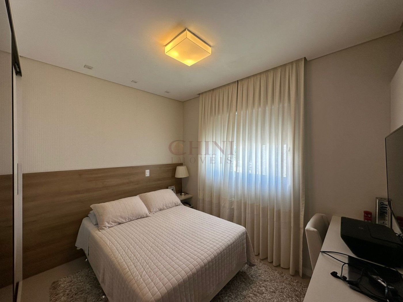 APARTAMENTO 01 SUITE + 02 DEMI SUITES 02 VAGAS PRIVATIVAS MOBILIADO