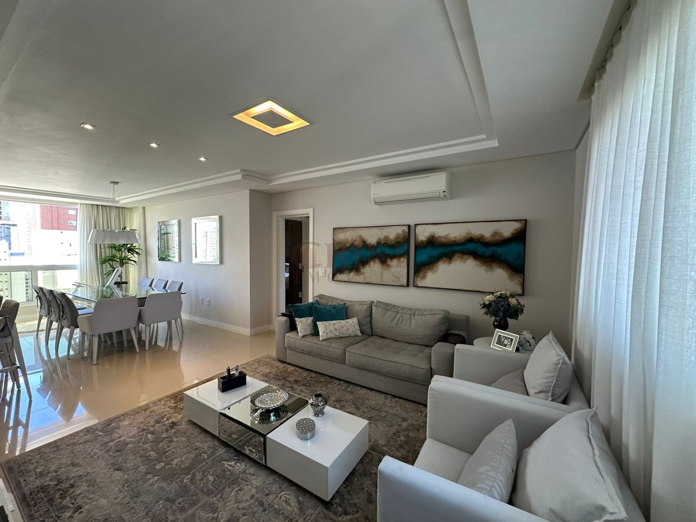 APARTAMENTO 01 SUITE + 02 DEMI SUITES 02 VAGAS PRIVATIVAS MOBILIADO