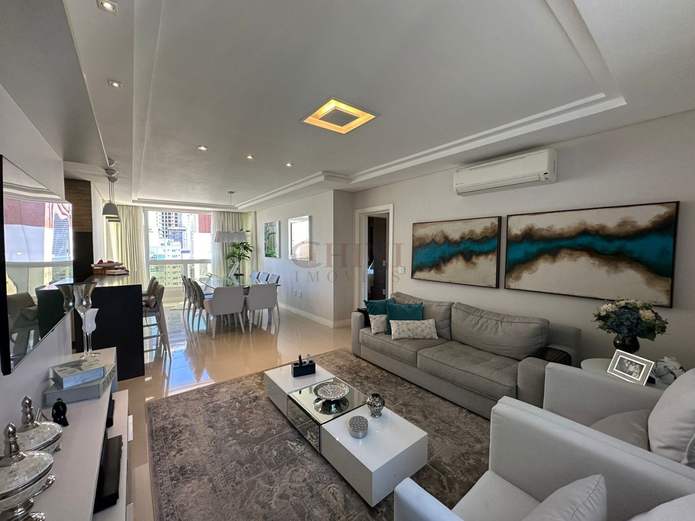 APARTAMENTO 01 SUITE + 02 DEMI SUITES 02 VAGAS PRIVATIVAS MOBILIADO