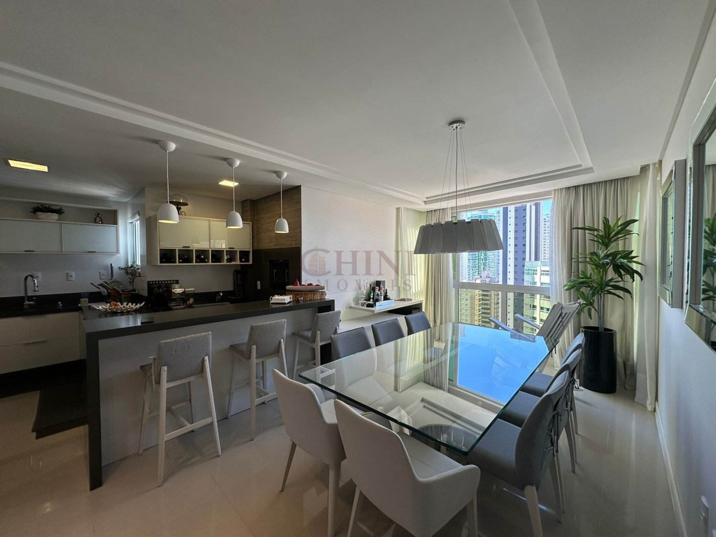 APARTAMENTO 01 SUITE + 02 DEMI SUITES 02 VAGAS PRIVATIVAS MOBILIADO