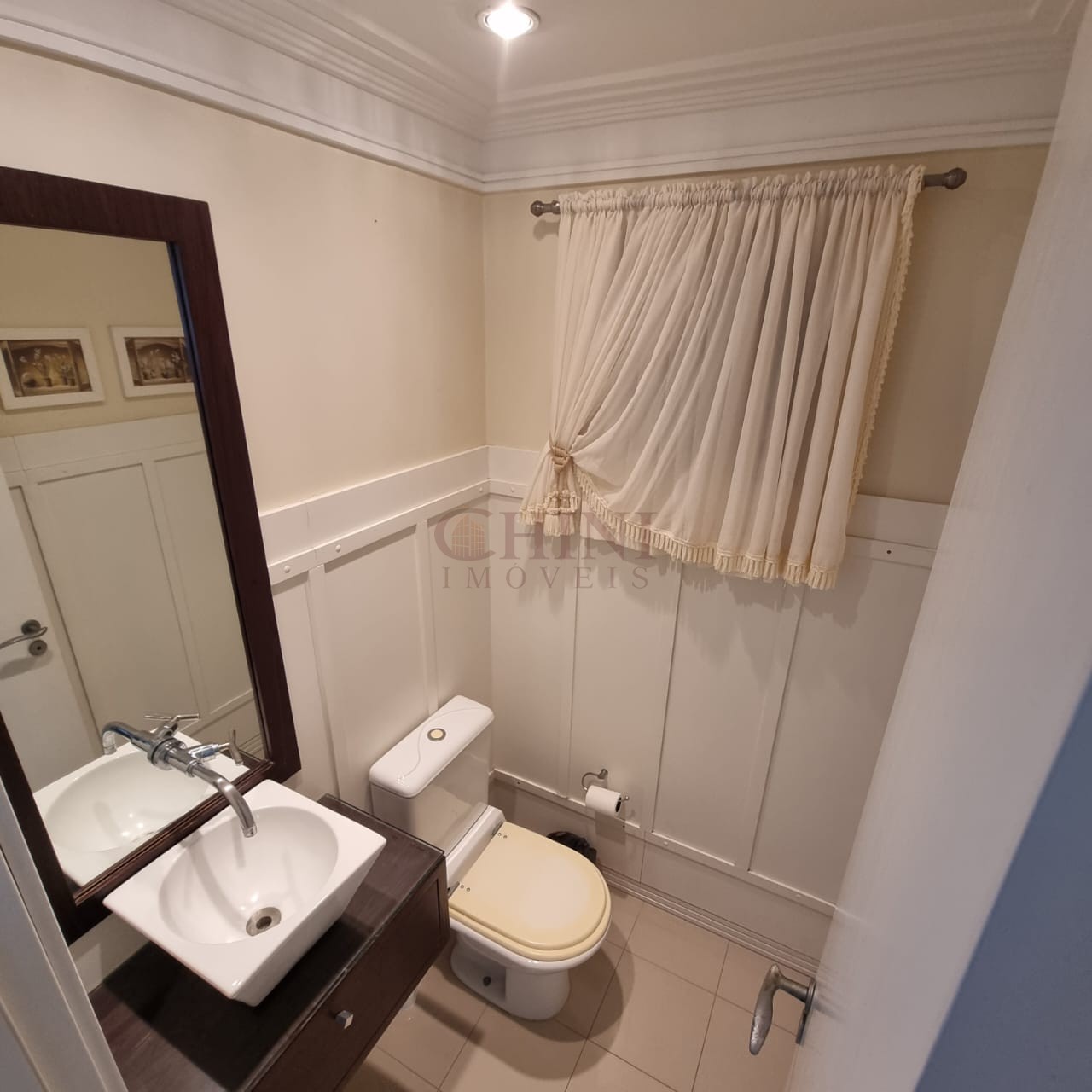 APARTAMENTO A VENDA NO CENTRO DE BALNEARIO CAMBORIU 
