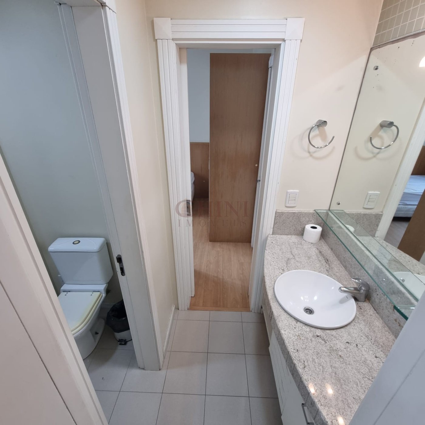 APARTAMENTO A VENDA NO CENTRO DE BALNEARIO CAMBORIU 