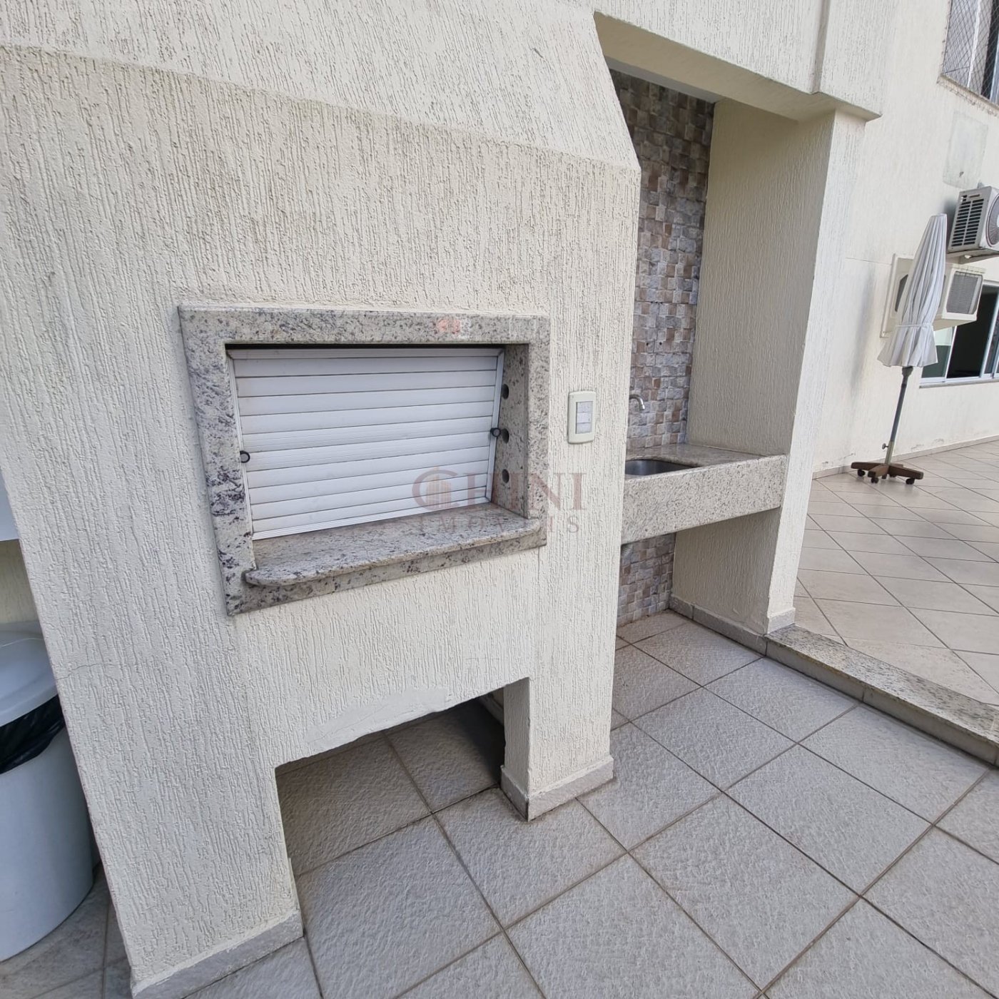 APARTAMENTO A VENDA NO CENTRO DE BALNEARIO CAMBORIU 