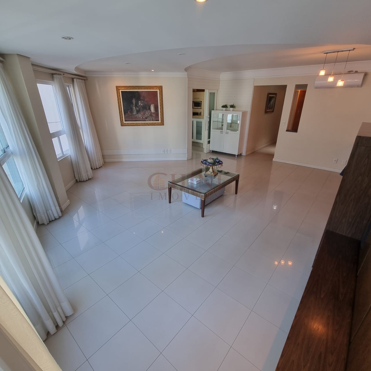 APARTAMENTO A VENDA NO CENTRO DE BALNEARIO CAMBORIU 