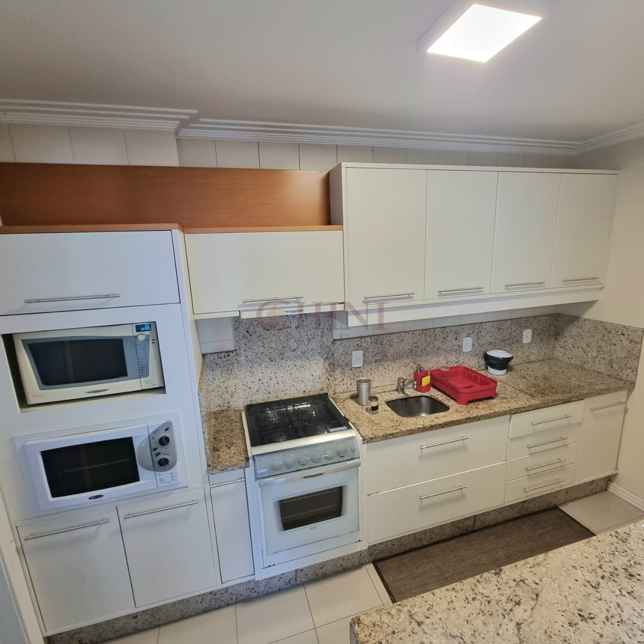 APARTAMENTO A VENDA NO CENTRO DE BALNEARIO CAMBORIU 