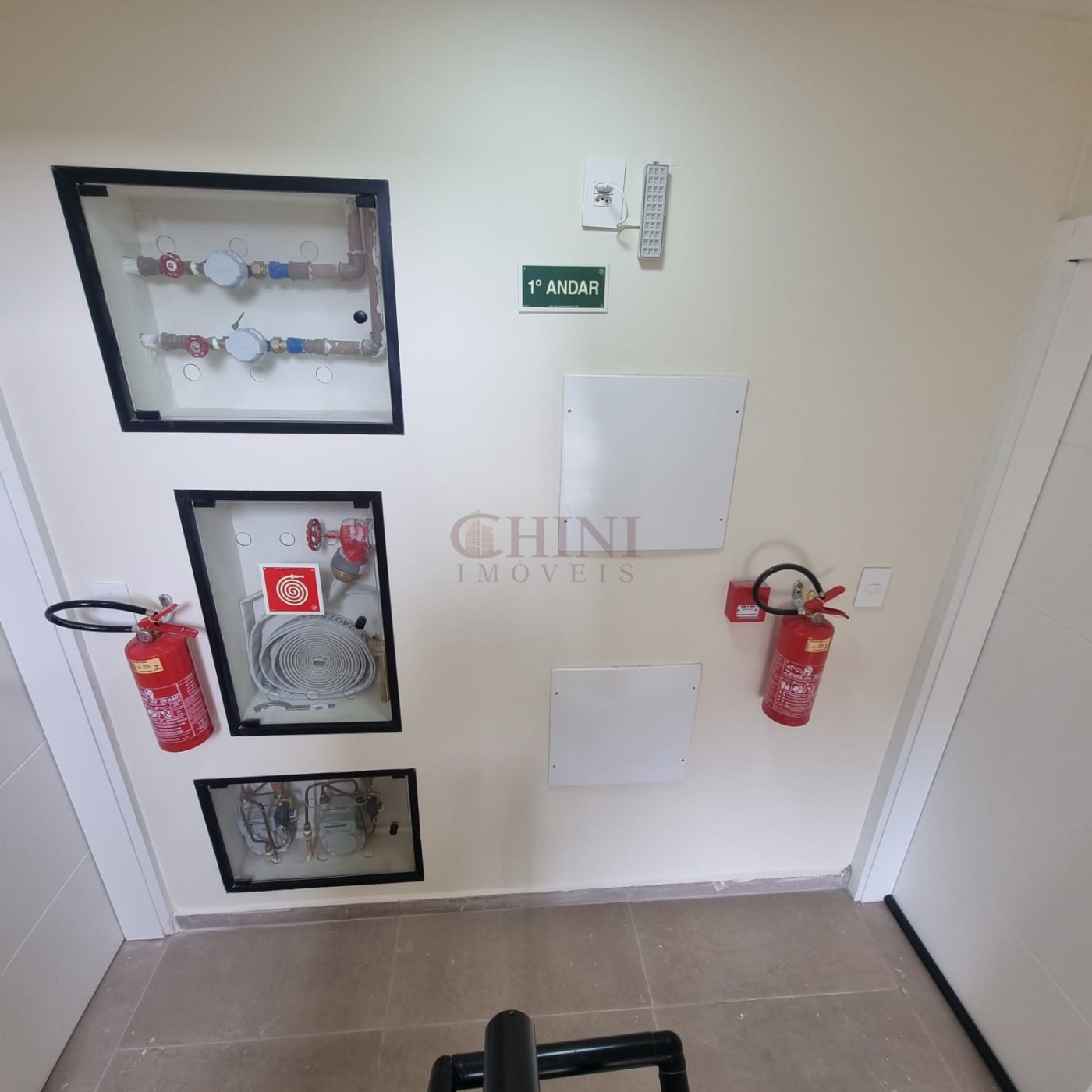 APARTAMENTO DOIS   DORMITORIO  SENDO UMA SUITE EM CAMBORIU TABULEIRO 
