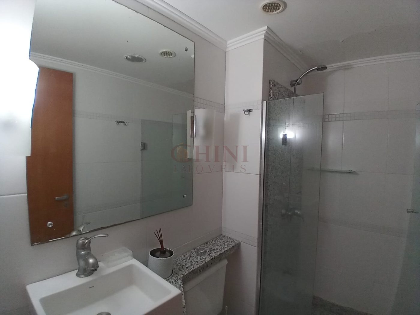 Apartamento 2 Dormitórios Sendo 01 Suíte no ED. COSTA SUL   