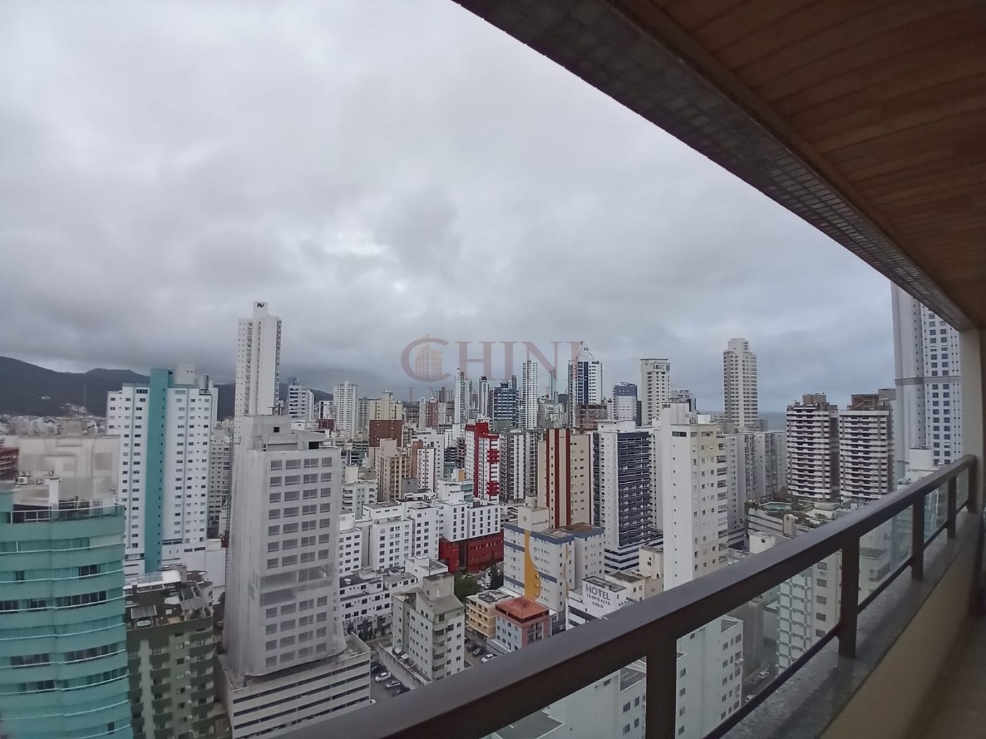 Apartamento 2 Dormitórios Sendo 01 Suíte no ED. COSTA SUL   